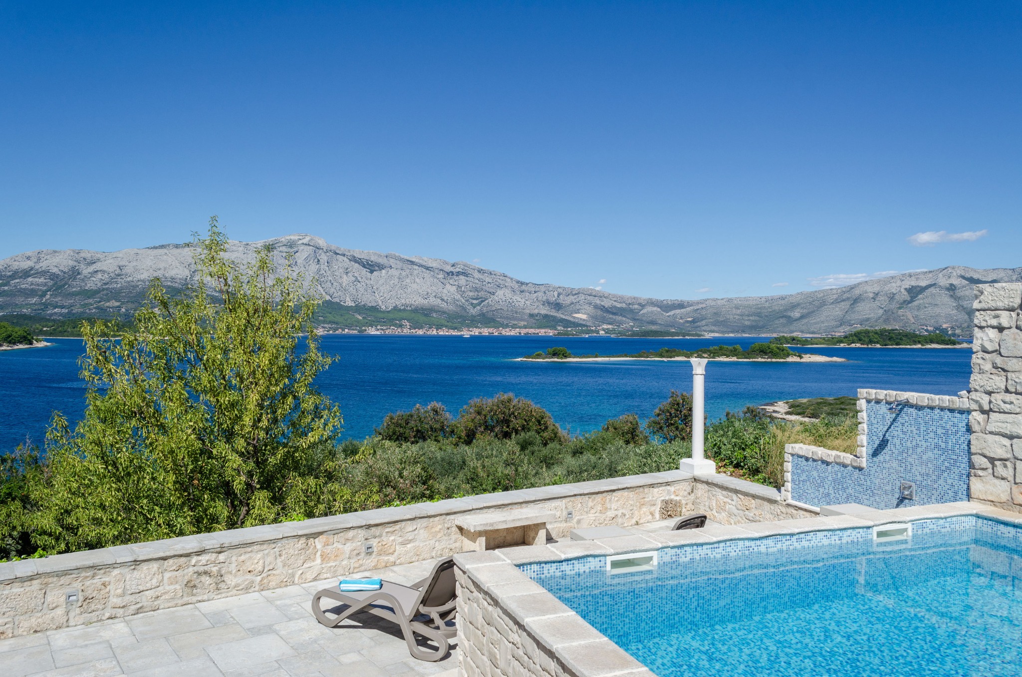 Villa Diamant pool terrace overlooking the Adriatic